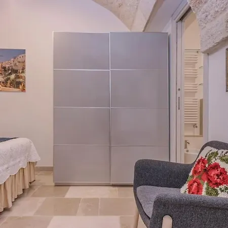 Dipinto Di Red Appartement