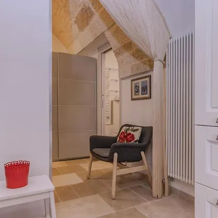 Lägenhet Dipinto Di Red