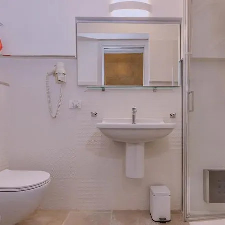 Apartamento Dipinto Di Red In Old Town